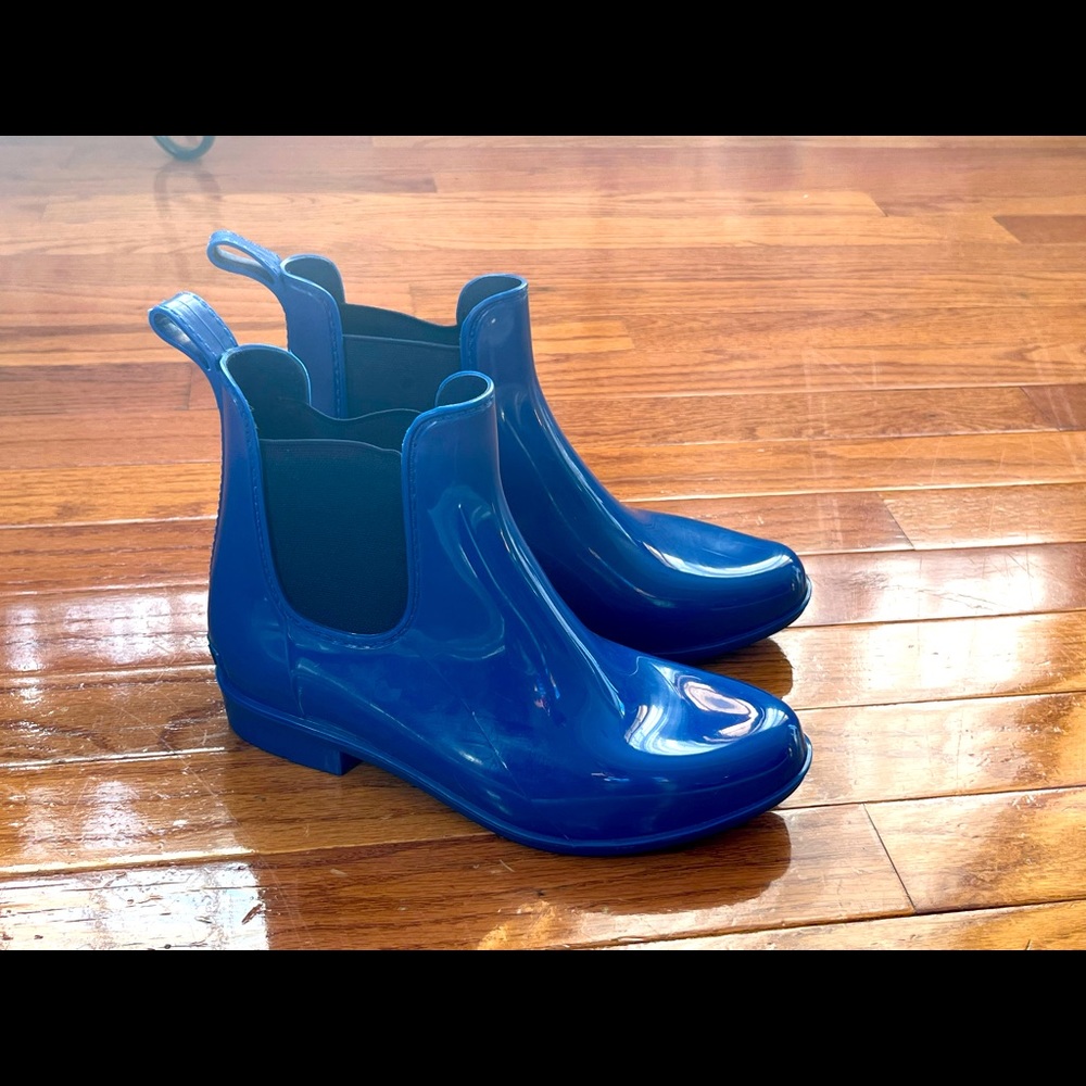 Rain boots